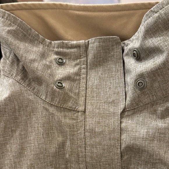 Women’s REI rain jacket - Picture 5 of 7